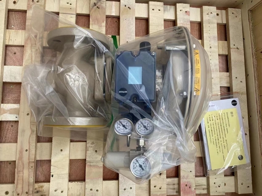 Samson Control Valves 3241 Globe Valve พร้อมตัวกระตุ้นนิวเมติก 3277 และ 3725 Positioner 4708 Regulator