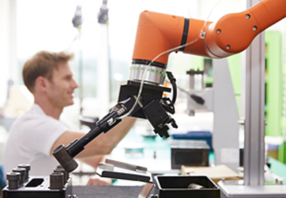 แขนหุ่นยนต์ทำงานร่วมกัน HCR-3A พร้อมระบบการมองเห็น Onrobot Gripper Hanwha 6 Axis Cobot Palletizer