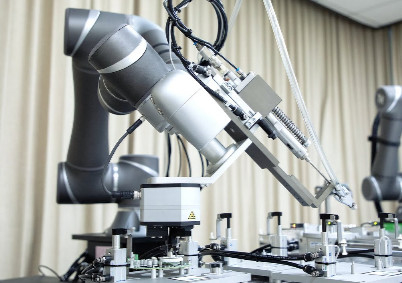 แขนหุ่นยนต์ Techman Cobot TM14 6 แกน สำหรับการขันสกรู การหยิบจับ พร้อมกริปเปอร์หุ่นยนต์ไฟฟ้า