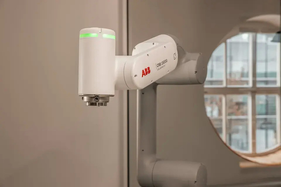 ABB GoFa CRB15000 Cobot พร้อม SMC Electric Gripper ชนิด 2 นิ้ว LEHF หุ่นยนต์ทำงานร่วมกัน