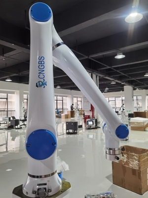 หุ่นยนต์เพื่อการศึกษาแบรนด์จีน CNGBS-G05 Cobot 6 แกนพร้อม Onrobot RG6 Gripper Cobot Pallerizer