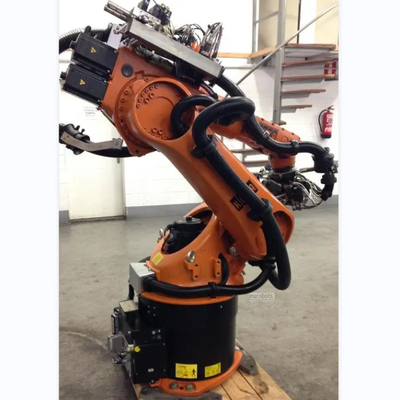 โรบอตอุตสาหกรรม Kuka KR 60-3 เป็นเครื่องรับและวางภาระ 60 กิโลกรัม พร้อมแขนหุ่นยนต์ 6 แกนสําหรับการประกอบเครื่องยนต์