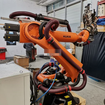 KUKA KR 360 R2830 กระบะมือหุ่นยนต์ 360 กิโลกรัม พร้อมสายประกอบ CNGBS สําหรับการประกอบเครื่องยนต์