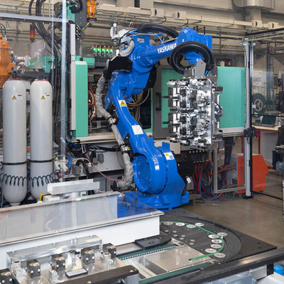 YASKAWA แปเล็ตแมชชีน GP50 กับ CNGBS แพ็คผ้าสําหรับการใช้งานที่ยาวนาน
