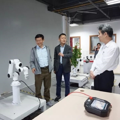 Han's Elfin 5 พร้อมภาระ 5 กิโลกรัม 6 Axis Cobot Robotic Arm พร้อมเครื่องจับหุ่นยนต์ CNGBS