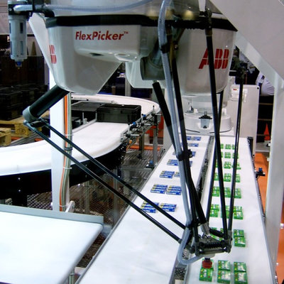 ABB 4 Axis Robot Arm IRB 360-1 กับ CNGBS Guide Rail เป็นเครื่องประกอบสําหรับการจัดการ OEM