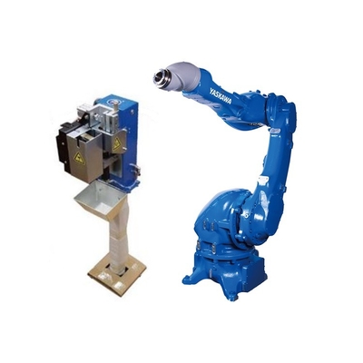 การทาสี 6 Axis Robotic Arm Yaskawa MPX2600 กับสถานีทําความสะอาดปืน CNGBS สําหรับการทาสีหุ่นยนต์