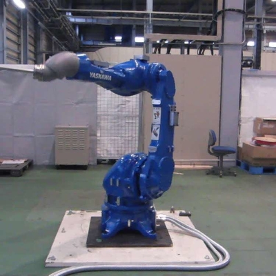 การทาสี 6 Axis Robotic Arm Yaskawa MPX2600 กับสถานีทําความสะอาดปืน CNGBS สําหรับการทาสีหุ่นยนต์