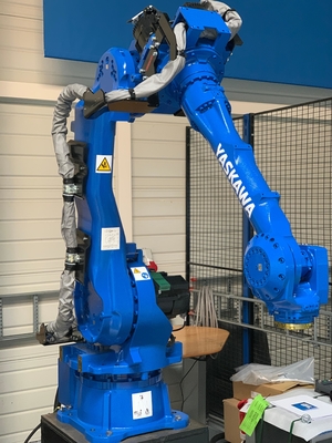 YASKAWA GP50 อุตสาหกรรมหุ่นยนต์ 50 กิโลกรัม ค่าภาระประโยชน์เป็นอัตโนมัติ Manipulator เป็น 6 Axis Robot Arm