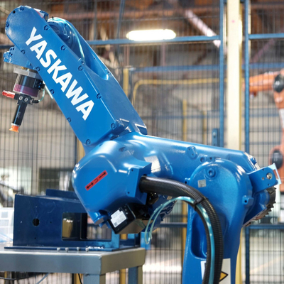 GP12 Yaskawa อุตสาหกรรมเป็น 6 แกนหุ่นยนต์แขนกับหุ่นยนต์ Dress Pack สําหรับการจัดการวัสดุ