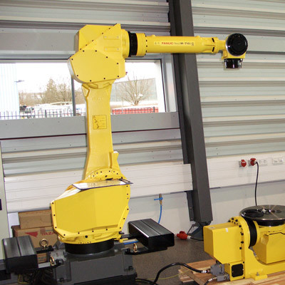 โรบอติก พาเลติเซอร์ FANUC M-710iC/70 เครื่องรับมือเครื่องยกกระจกกระจกกระจก Robot Liquid Handling Robot จําหน่ายสินค้า