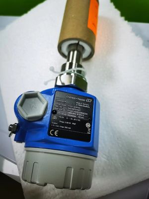 ชุดสกีดกระบวนการทางเคมีใหม่เอี่ยม และเครื่องวัดการไหลแบบแม่เหล็กไฟฟ้า Endress+Hauser Proline Promag P 300 E+H รุ่น 5P3B25 5P3B40