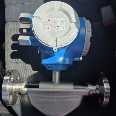 เครื่องวัดการไหล E+H Proline Promass E 300 Endress Hauser Coriolis Mass Flow Meter สำหรับของเหลวและก๊าซ
