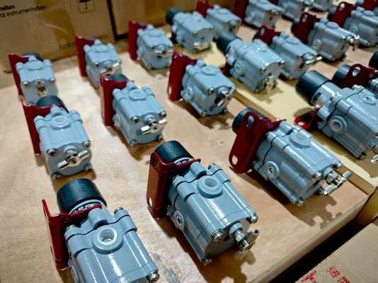 ตัวควบคุมตำแหน่งวาล์ว Masoneilan รุ่น 78, 5-100psi, 1/4NPT, ระบายแรงดัน