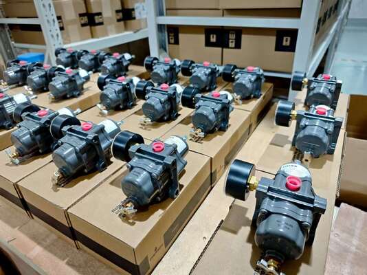Chinese Control Valve with Azbil/Yamatake Valve Positioner AVP302 AVP307 and Fisher 67DFR-24(67DF-2343-753218) Filter Regulator