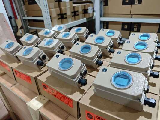Samson Pneumatic Smart Positioner 3730-31001 พร้อมวาล์วผีเสื้อและ Asco Solenoid Valve