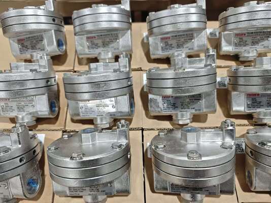 Rotork YTC Smart Fisher ตัวกำหนดตำแหน่งนิวเมติก Electro YT-3300 YT-3350 Valve