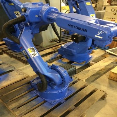 Motoman GP7 แขนหุ่นยนต์อุตสาหกรรม 6 แกนใช้สำหรับหุ่นยนต์วางพาเลท