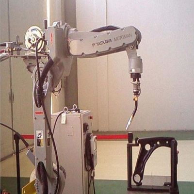 หุ่นยนต์เชื่อมอัตโนมัติ 6 แกน Motoman AR2010 พร้อมเครื่องเชื่อม RD350S