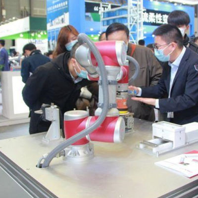Manipulator Robot Arm 6 แกน JAKA Zu 5 Cobot China Collaborative Robot