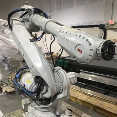 IRB6700-150 / 3.2 พร้อมแขนหุ่นยนต์ CNC สำหรับชิ้นส่วนอุปกรณ์ขนถ่ายวัสดุและอุปกรณ์เชื่อมอื่น ๆ