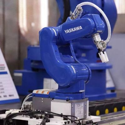 ราคาหุ่นยนต์อุตสาหกรรม GP7 พร้อมน้ำหนักบรรทุก 7KG และ YRC1000 CNC Controller สำหรับการจัดการวัสดุ