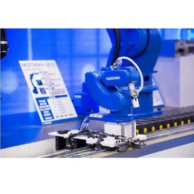 ราคาหุ่นยนต์อุตสาหกรรม GP7 พร้อมน้ำหนักบรรทุก 7KG และ YRC1000 CNC Controller สำหรับการจัดการวัสดุ