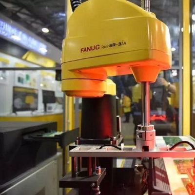 4 Aixs Scara Robot SR-3iA พร้อมแขนหุ่นยนต์น้ำหนักบรรทุก 3 กก. เป็นเครื่องเลือกและวางสำหรับอุปกรณ์ขนถ่ายวัสดุ
