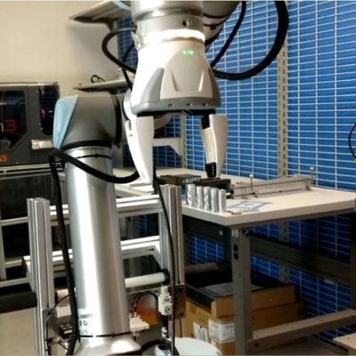 UR Robot UR10e 6 Axis แขนหุ่นยนต์สําหรับเต้นรําและอัตโนมัติ การจัดการเป็นหุ่นยนต์ร่วมมือ