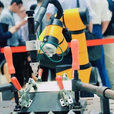 แขนหุ่นยนต์ร่วมปฏิบัติงาน 6 แกน AUBO i5 สำหรับสกรูล็อคแบบ Cobot