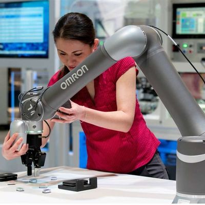 แขนกลหุ่นยนต์ 6 แกน OMRON TM14M พร้อมหุ่นยนต์จัดการกล้องเสมือนเป็น Cobot