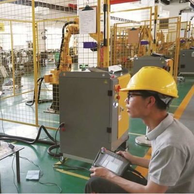 หุ่นยนต์เชื่อม 6 แกน TKB6700-165kg/180kg-2700mm Welding As Welding Equipment