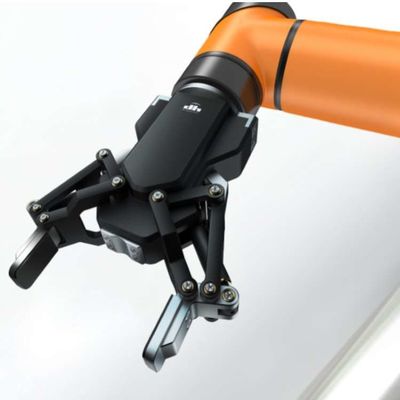 Robot Gripper AG-95 ผสมผสานกับ UR Robotic Arm 6 Axis ในฐานะหุ่นยนต์ร่วมปฏิบัติงาน