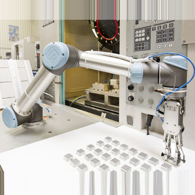 หุ่นยนต์อุตสาหกรรม Universal Robotic Arm 6 แกน UR5e เครื่องจักรและอุปกรณ์อุตสาหกรรมพร้อมเครื่องหยิบและวางกริปเปอร์