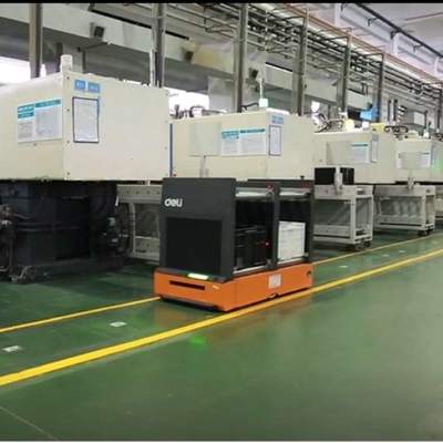 AGV หุ่นยนต์ Q3-600C ภาระประโยชน์ 600kg กับ CNGBS หุ่นยนต์ Cobot Arm สําหรับโครงการอัตโนมัติเป็น AGV