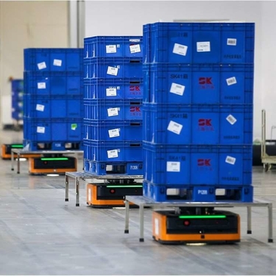 AGV หุ่นยนต์ Q3-600C ภาระประโยชน์ 600kg กับ CNGBS หุ่นยนต์ Cobot Arm สําหรับโครงการอัตโนมัติเป็น AGV